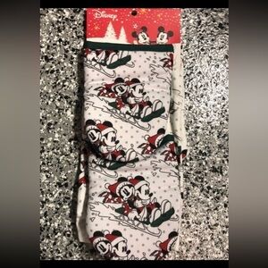 Mickey and Minnie Holiday oven mitts and kitchen towel set